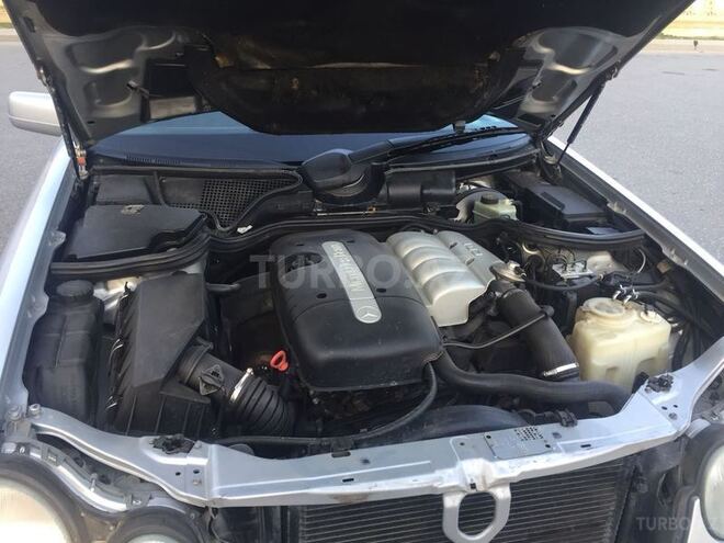 Mercedes E 220 1999, 238,123 km - 2.2 l - Bakı