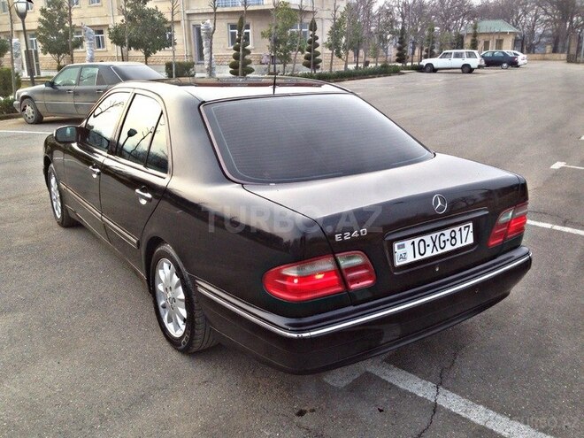 Mercedes E 240 2001, 243,000 km - 2.6 l - Bakı