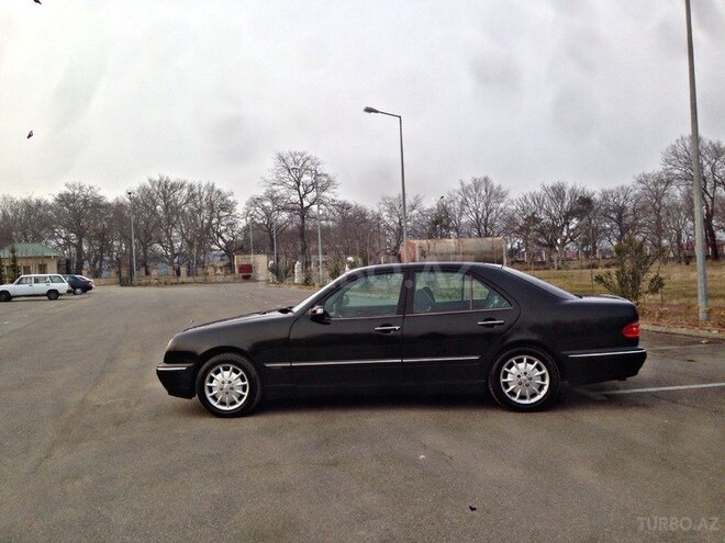 Mercedes E 240 2001, 243,000 km - 2.6 l - Bakı