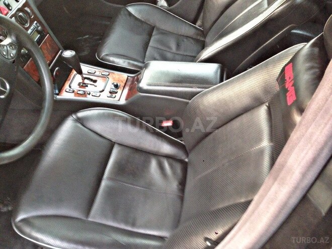Mercedes E 240 2001, 243,000 km - 2.6 l - Bakı