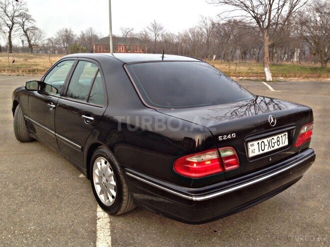Mercedes E 240 2001, 243,000 km - 2.6 l - Bakı