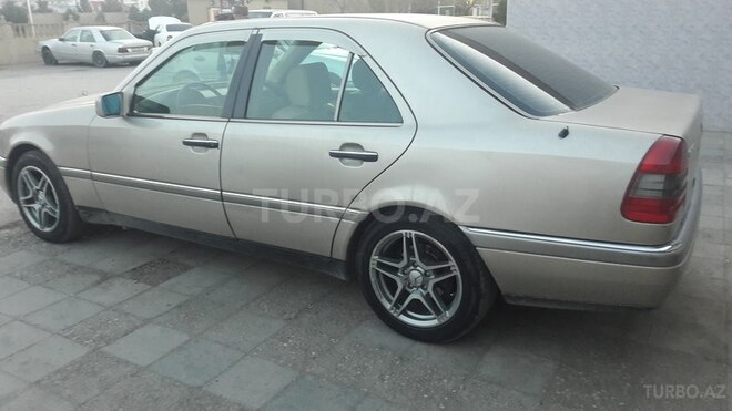 Mercedes  1997, 297,000 km - 2.3 л - Bakı