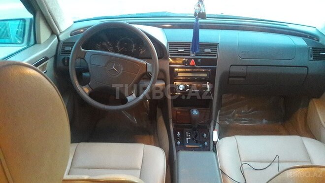 Mercedes  1997, 297,000 km - 2.3 л - Bakı
