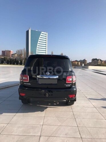 Nissan Patrol 2013, 100,000 km - 5.6 л - Bakı
