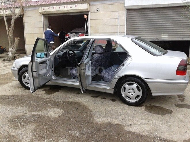 Mercedes C 180 1999, 197,000 km - 1.8 л - Sumqayıt