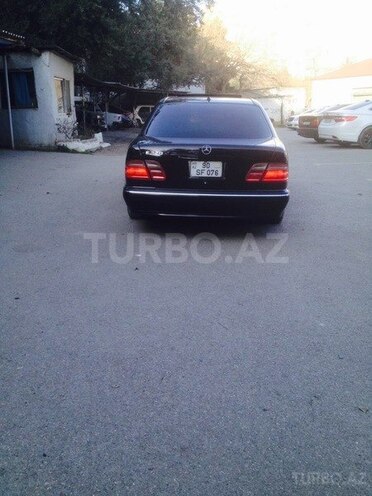 Mercedes E 320 2000, 283,000 km - 3.2 l - Bakı