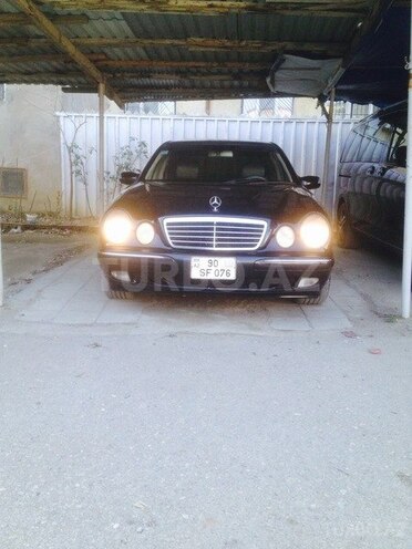 Mercedes E 320 2000, 283,000 km - 3.2 l - Bakı