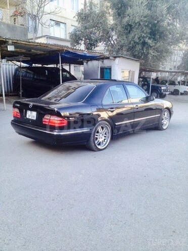 Mercedes E 320 2000, 283,000 km - 3.2 l - Bakı