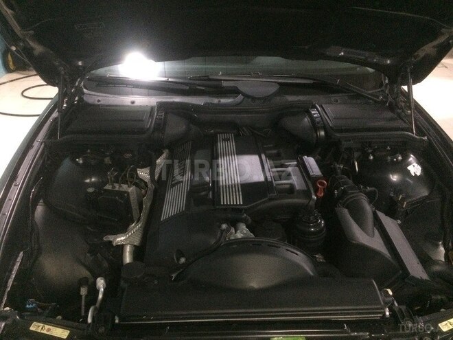 BMW 525 2002, 250,000 km - 2.5 л - Bakı