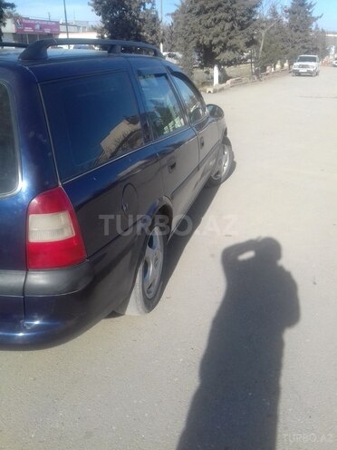 Opel Vectra 1998, 284,800 km - 1.6 l - Quba