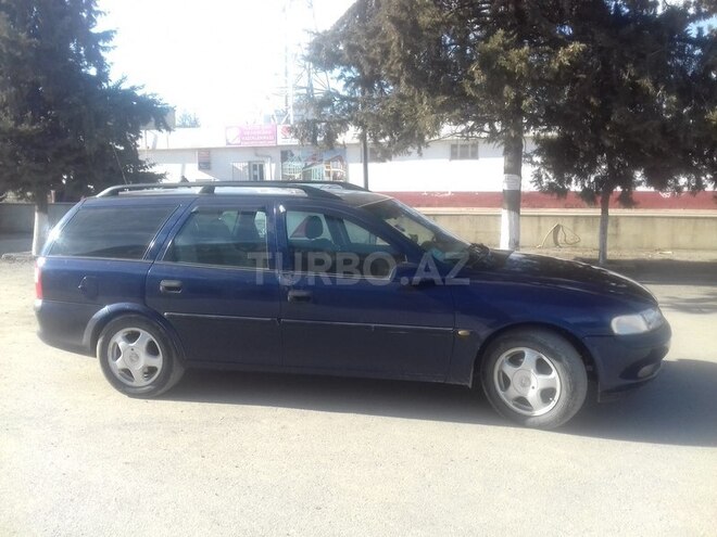 Opel Vectra 1998, 284,800 km - 1.6 l - Quba