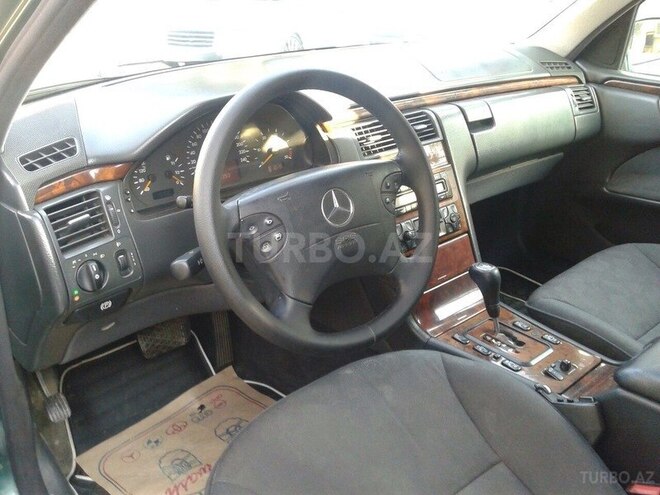 Mercedes E 220 2000, 224,000 km - 2.2 l - Bakı