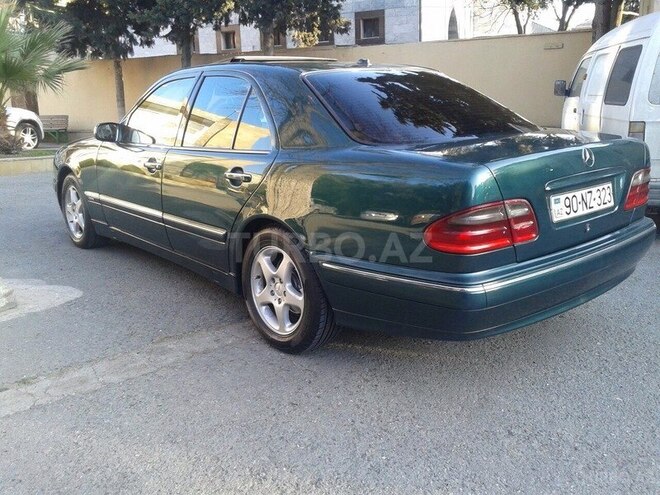 Mercedes E 220 2000, 224,000 km - 2.2 l - Bakı