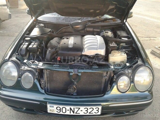 Mercedes E 220 2000, 224,000 km - 2.2 l - Bakı