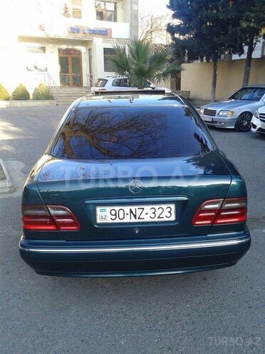 Mercedes E 220 2000, 224,000 km - 2.2 l - Bakı