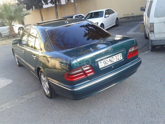 Mercedes E 220 2000, 224,000 km - 2.2 l - Bakı