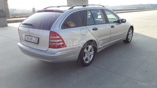 Mercedes C 220 2005, 331,000 km - 2.2 l - Sumqayıt