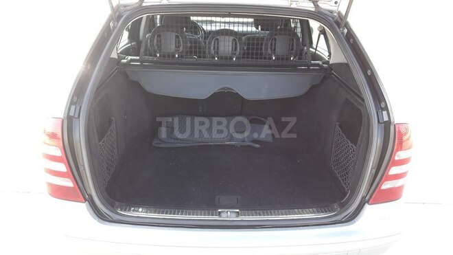 Mercedes C 220 2005, 331,000 km - 2.2 l - Sumqayıt