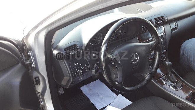 Mercedes C 220 2005, 331,000 km - 2.2 l - Sumqayıt