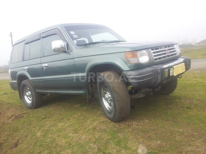 Mitsubishi Pajero 1994, 324,703 km - 0.3 l - Astara