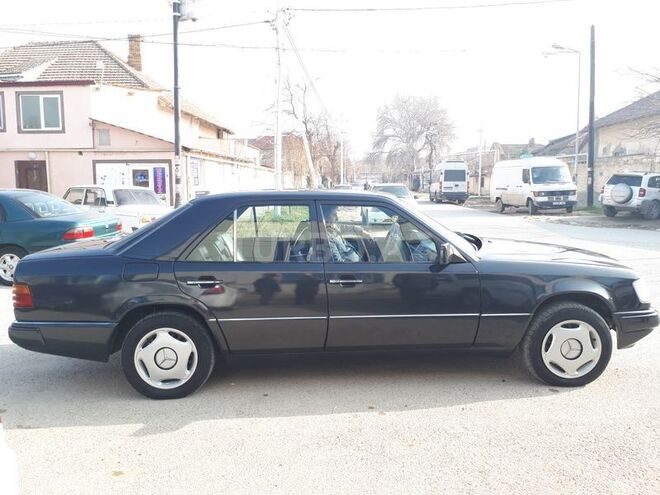 Mercedes E 260 1990, 285,000 km - 2.6 l - Bakı