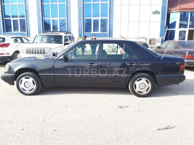 Mercedes E 260 1990, 285,000 km - 2.6 l - Bakı