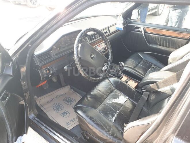 Mercedes E 260 1990, 285,000 km - 2.6 l - Bakı