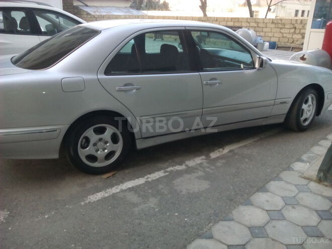 Mercedes E 270 2000, 294,000 km - 2.7 l - Sumqayıt
