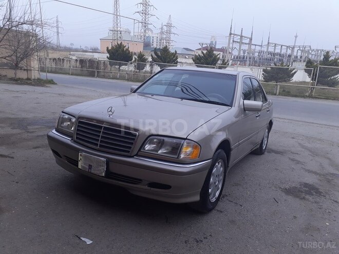 Mercedes C 230 1999, 131,000 km - 2.3 l - Bakı