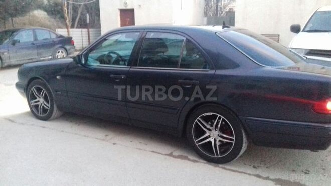 Mercedes E 240 1998, 287,880 km - 2.4 л - Bakı