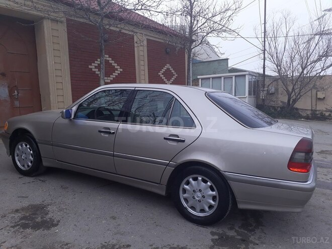 Mercedes C 230 1999, 131,000 km - 2.3 l - Bakı