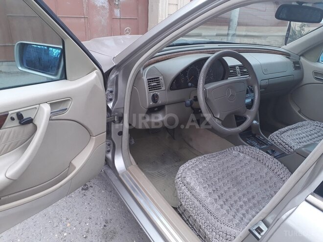 Mercedes C 230 1999, 131,000 km - 2.3 l - Bakı