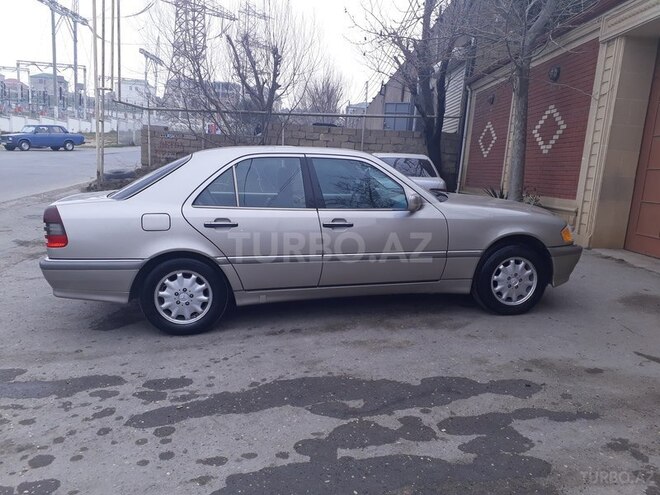 Mercedes C 230 1999, 131,000 km - 2.3 l - Bakı