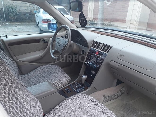 Mercedes C 230 1999, 131,000 km - 2.3 l - Bakı