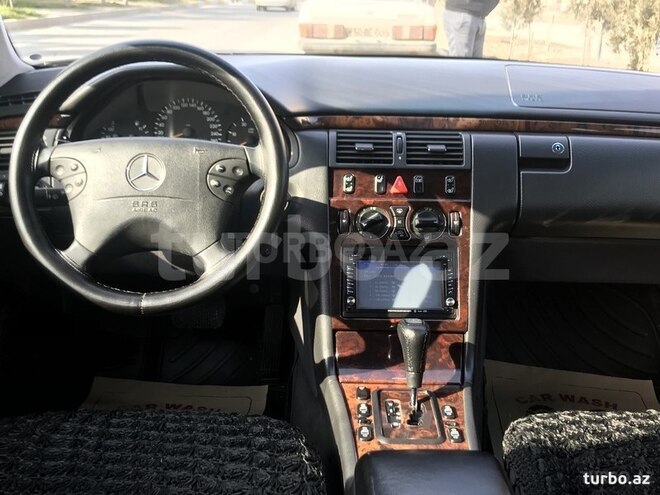 Mercedes E 270 2000, 294,500 km - 2.7 l - Xırdalan