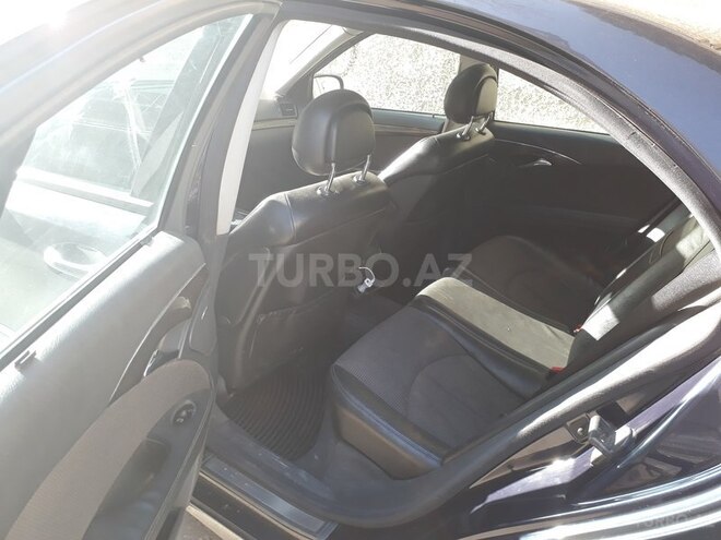 Mercedes E 270 2002, 232,000 km - 2.7 l - Bakı