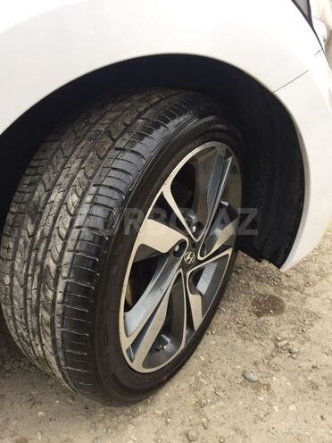 Hyundai Elantra 2015, 53,000 km - 1.8 l - Bakı
