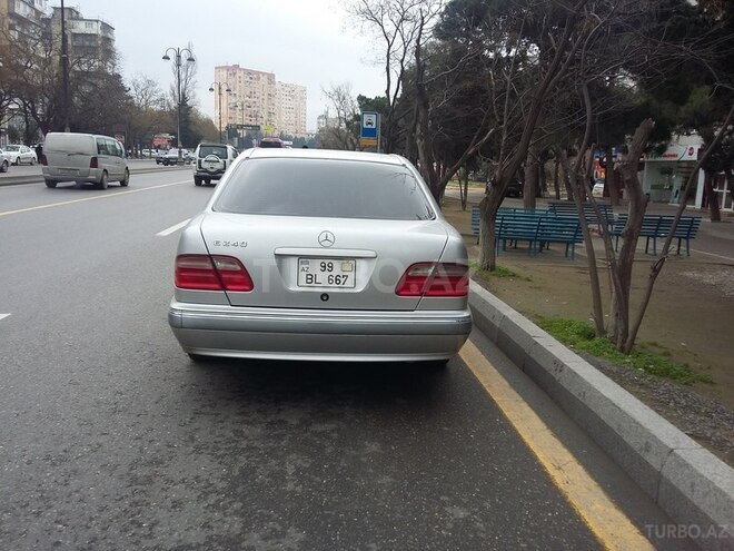 Mercedes E 240 2001, 178,000 km - 2.6 l - Bakı