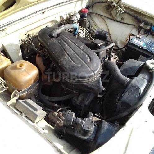 GAZ 24 1981, 255,000 km - 2.4 l - Zaqatala