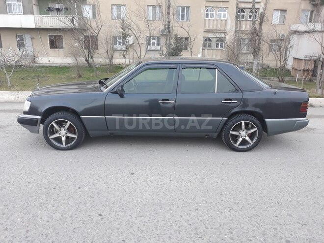 Mercedes E 200 1993, 413,500 km - 2.0 l - Bakı