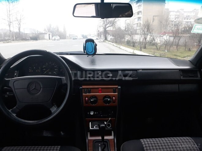Mercedes E 200 1993, 413,500 km - 2.0 l - Bakı