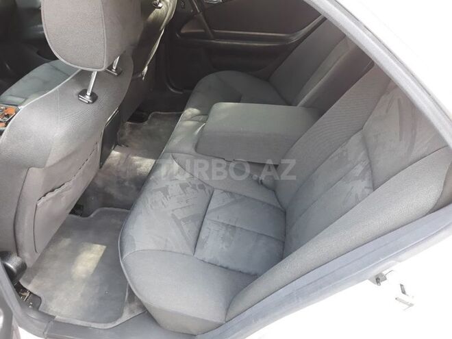 Mercedes E 240 1998, 289,000 km - 2.4 l - Sumqayıt