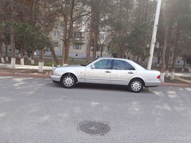 Mercedes E 240 1998, 289,000 km - 2.4 l - Sumqayıt