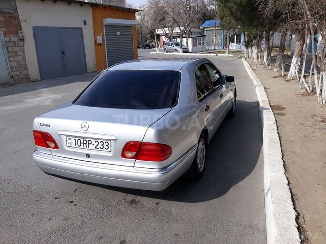 Mercedes E 240 1998, 289,000 km - 2.4 l - Sumqayıt