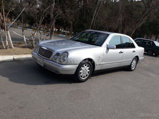 Mercedes E 240 1998, 289,000 km - 2.4 l - Sumqayıt
