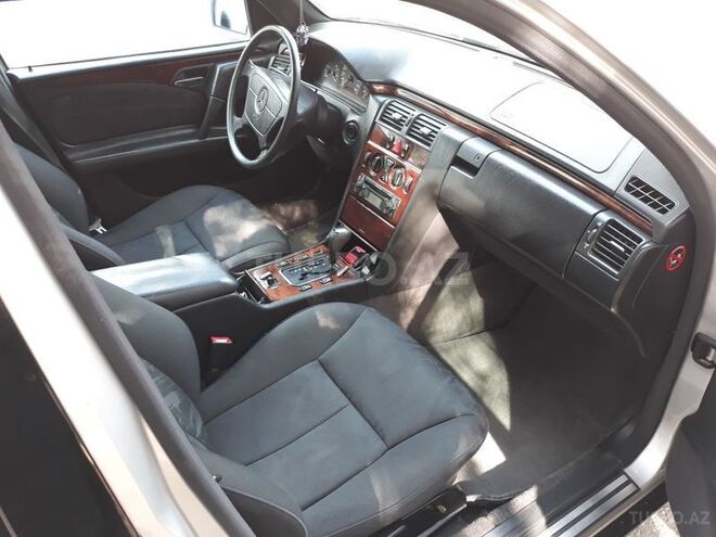 Mercedes E 240 1998, 289,000 km - 2.4 l - Sumqayıt