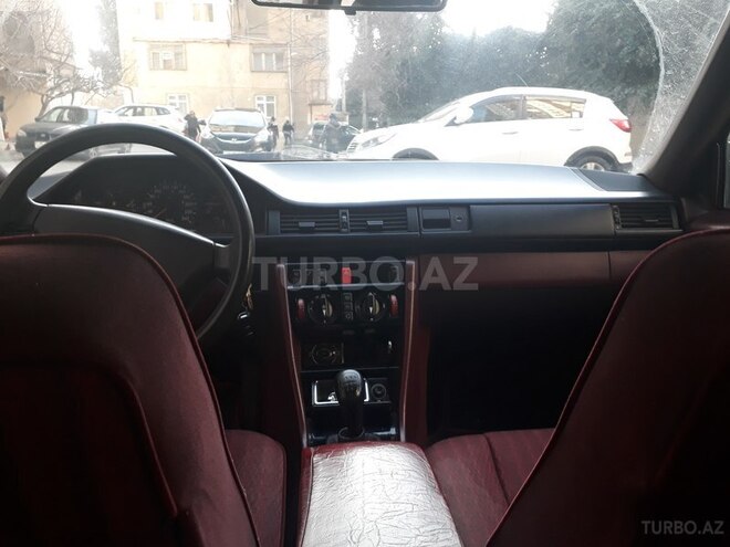 Mercedes E 260 1991, 263,000 km - 2.6 l - Bakı