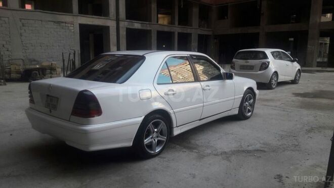 Mercedes C 230 2000, 180,000 km - 2.3 l - Bakı