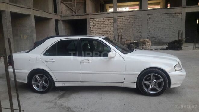 Mercedes C 230 2000, 180,000 km - 2.3 l - Bakı