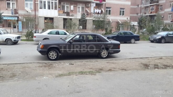 Mercedes E 200 1991, 560,000 km - 2.0 l - Bakı